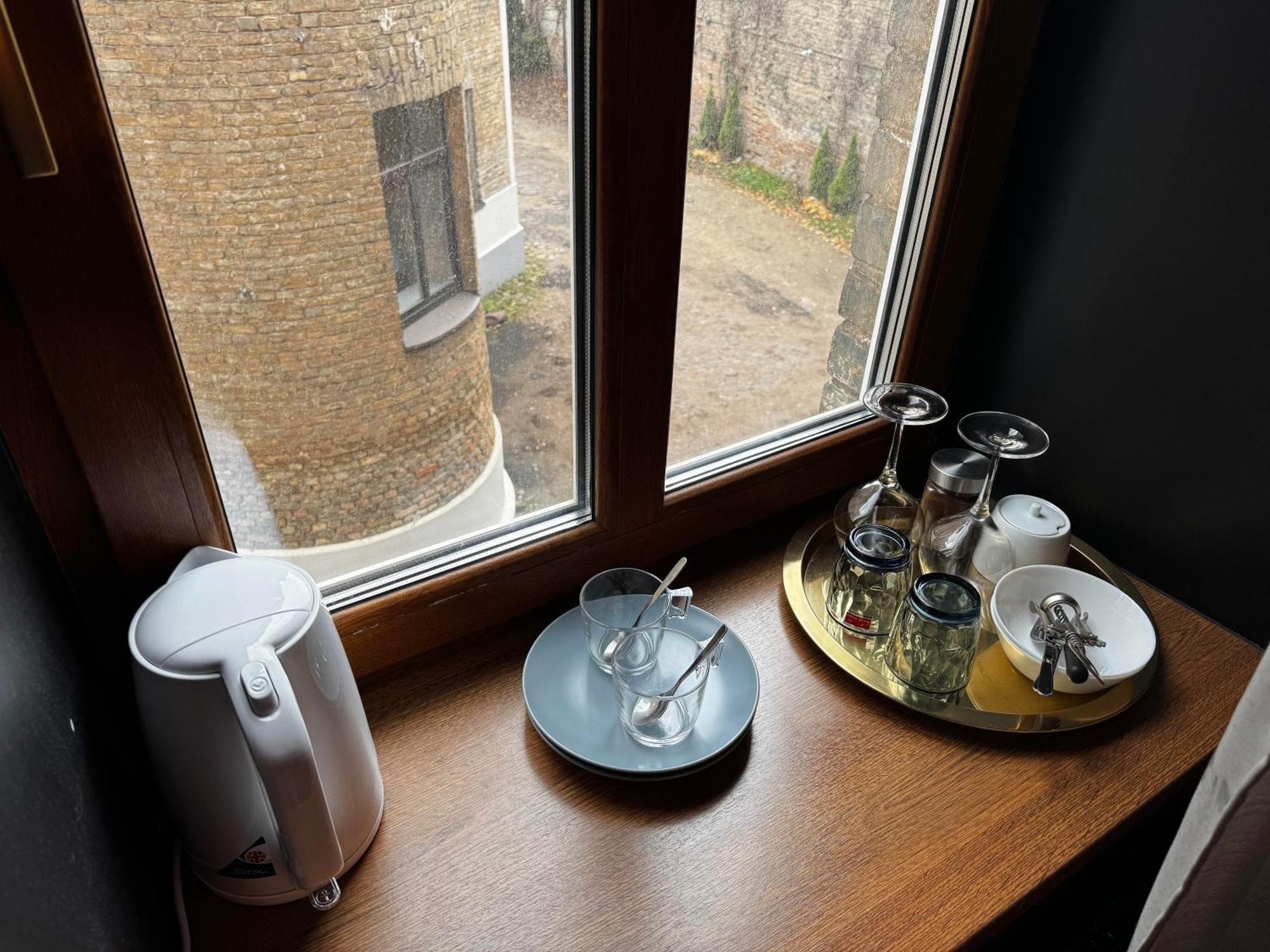 Aparthotel Riga Extérieur photo A tea tray in a hotel room